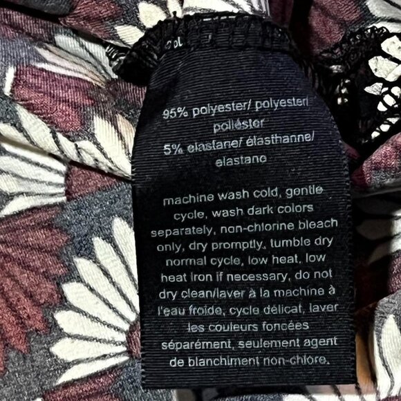 Tommy Hilfiger sleeveless v-neck tie top. Size Large - Picture 8 of 8